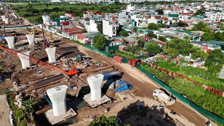 Đến thời điểm hiện tại, đối với hạng mục cầu chính, phần kết cấu bên dưới đang được triển khai theo đúng kế hoạch. Hai trụ TC5, TC6 cũng đã hoàn thành đổ bê tông thân trụ đến cao trình +9,0m.