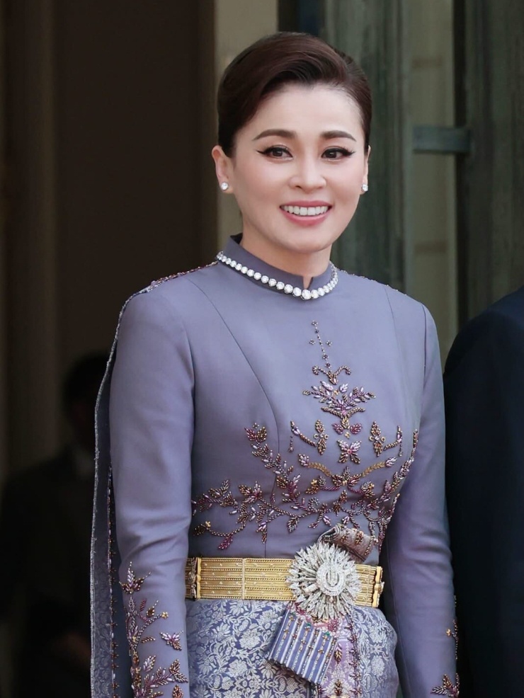 Hoàng hậu Thái Lan tỏa sáng trong quốc yến ở Pháp - 2
