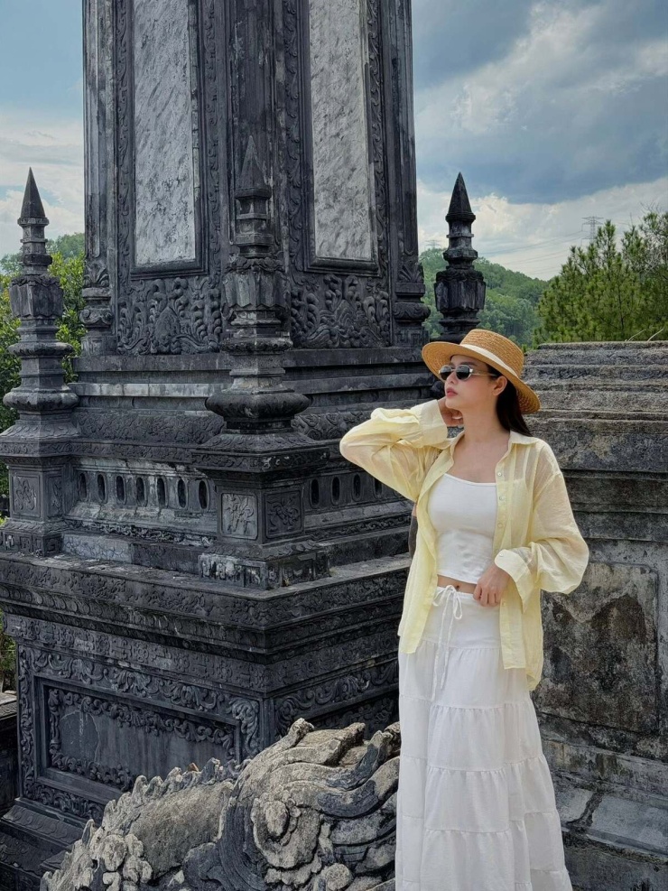 Ảnh sao 1/7: Mẹ chồng H'Hen Niê sang chăm cháu - 5