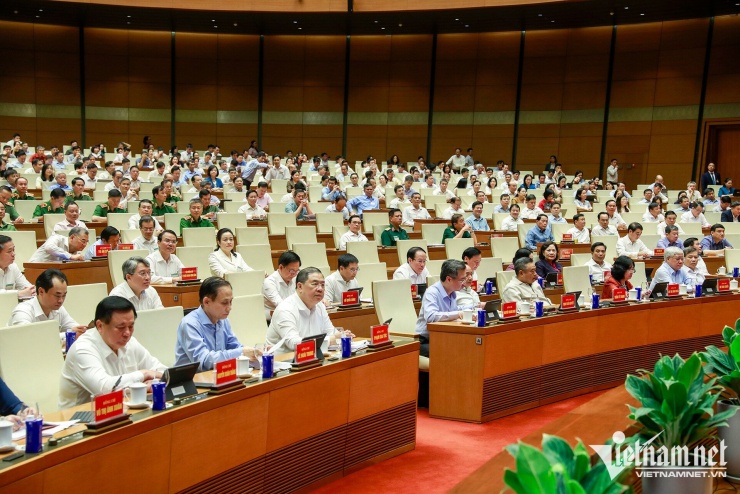 Lãnh đạo Đảng, Nhà nước và các đại biểu dự hội nghị