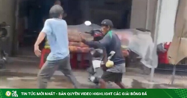 Tranh cãi khi bán vé số, người đàn ông rút dao đâm đối thủ tử vong
