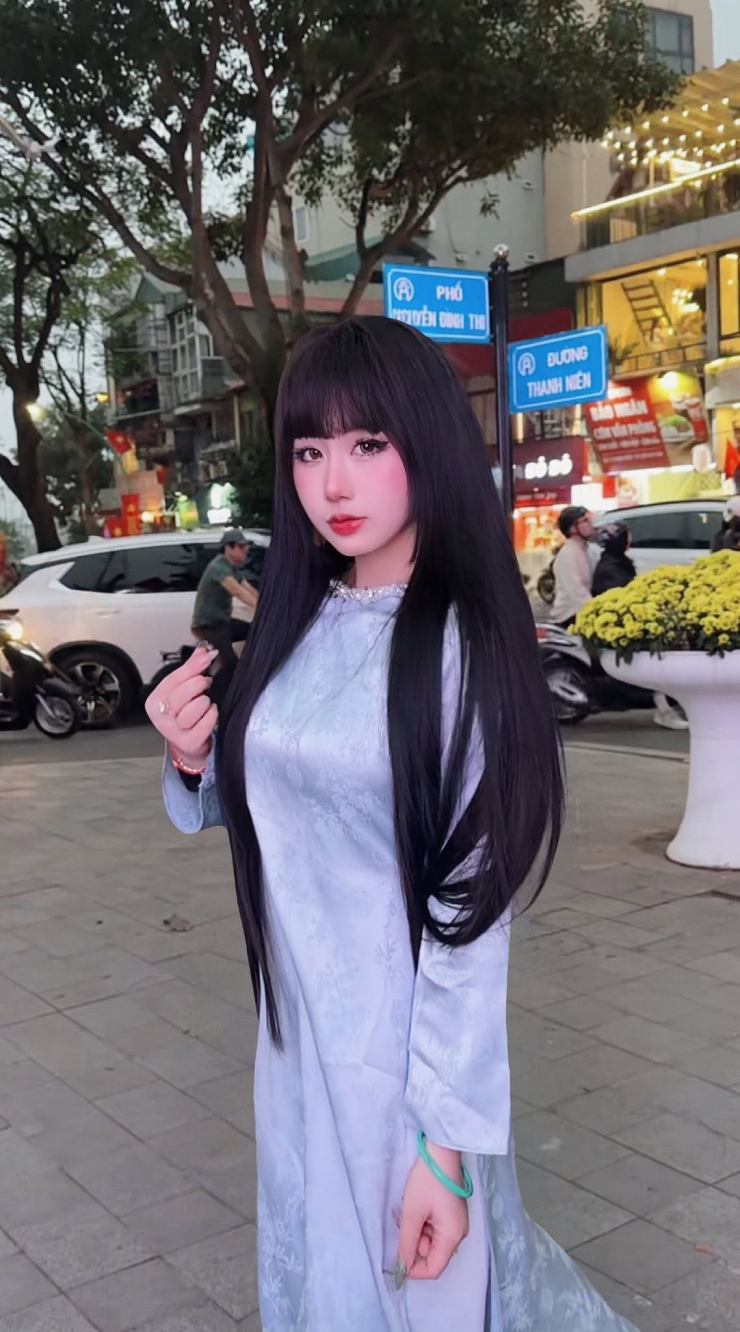 Mỹ nhân mặt xinh như "búp bê" đặt cược hết niềm tin cho đội tuyển Anh - 8