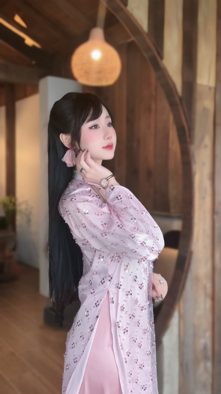 Mỹ nhân mặt xinh như "búp bê" đặt cược hết niềm tin cho đội tuyển Anh - 9