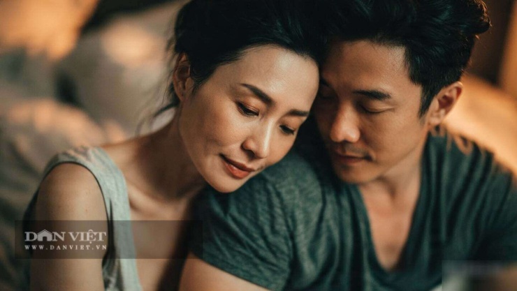 Và tôi, luôn nhớ về đêm tân hôn ấy, khi vợ tôi run run, chân thành và kiên định đưa cho tôi bức thư mỏng.