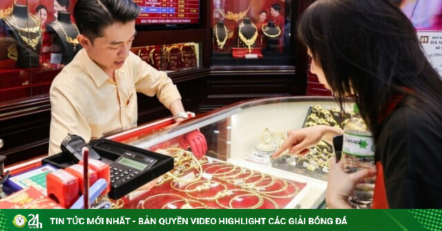 Giá vàng biến động mạnh, dòng tiền rời đi: Kênh trú ẩn nào hấp dẫn?