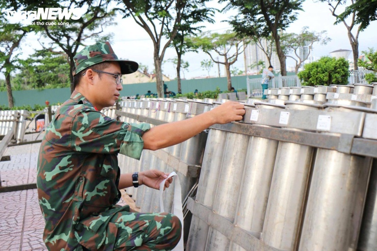Trận địa pháo hoa sẵn sàng khai hỏa mừng 50 năm Thành phố mang tên Bác - 4