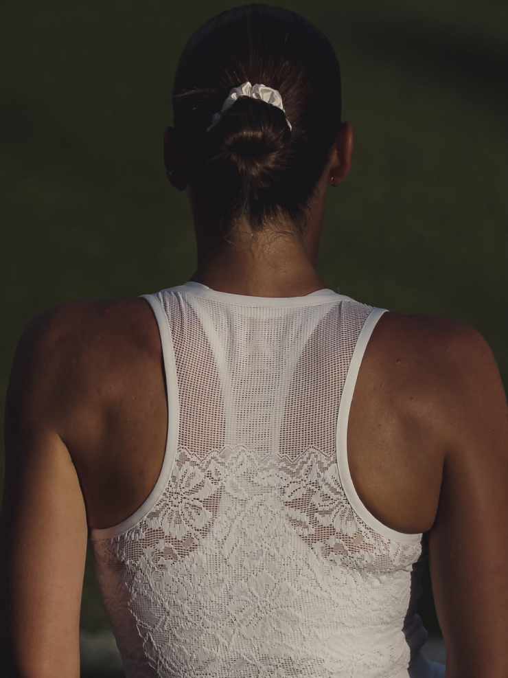"Nữ hoàng đẹp nhất Wimbledon" chơi tennis như múa ballet trên sân cỏ - 5