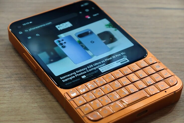 Unihertz Titan 2 cho phép trải nghiệm thiết kế điểm nhấn của BlackBerry.
