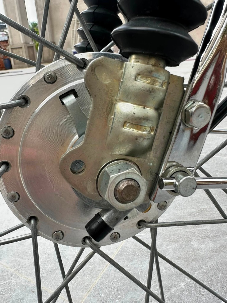 Xe đạp máy Mobylette MBK 881 cổ, chưa đổ xăng giá đắt hơn 140 triệu đồng - 11