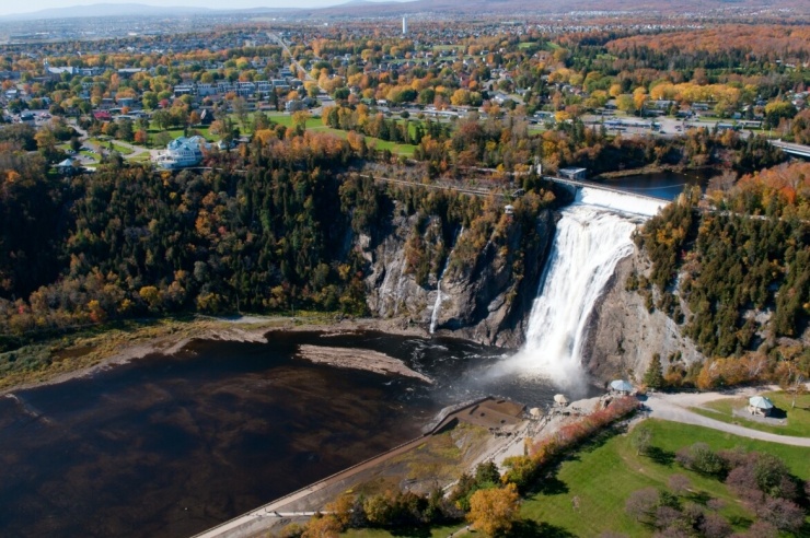 Thành phố Québec (Canada): Québec là thành phố đầu tiên được UNESCO chỉ định là khu dự trữ sinh quyển. Đô thị này đan xen cùng 1.400 km đường thủy và 80 hồ nước, tạo ra một hành lang di cư quan trọng cho các loài chim và cá.