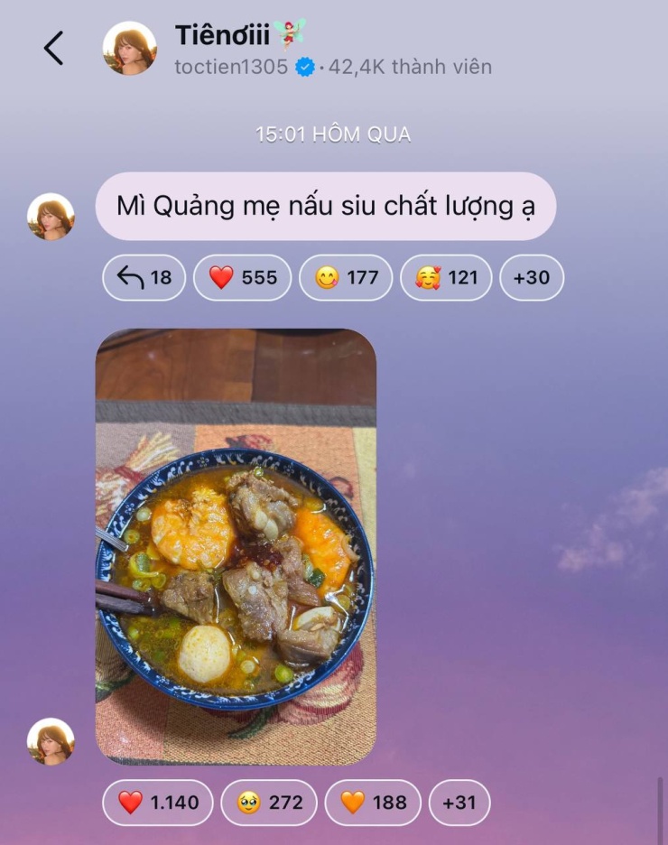 Cô còn khoe được mẹ chăm sóc, chiêu đãi món ăn siêu chất lượng