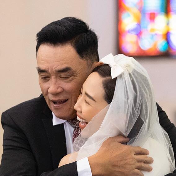 Mẹ của Tóc Tiên vắng mặt trong đám cưới của nữ ca sĩ với Touliver