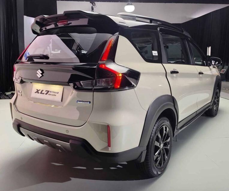 Suzuki XL7 phiên bản nâng cấp xuất hiện - 3