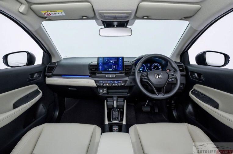 Xe được trang bị&nbsp;gói công nghệ an toàn chủ động Honda SENSING tiên tiến.
