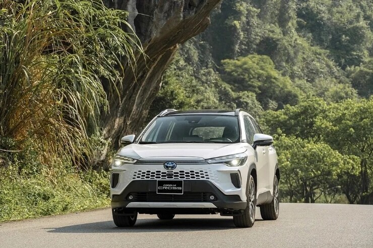 Loạt xe 5 chỗ "ăn xăng như ngửi" cho khách hàng Việt - 1