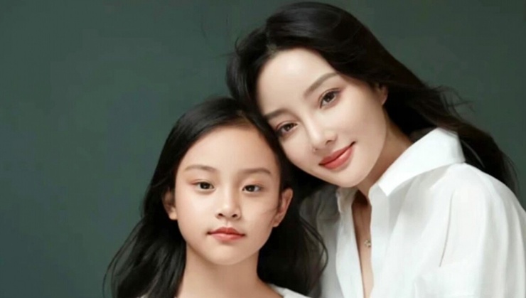 Sau ly hôn, Lý Tiểu Lộ nuôi con gái và rời xa màn ảnh.