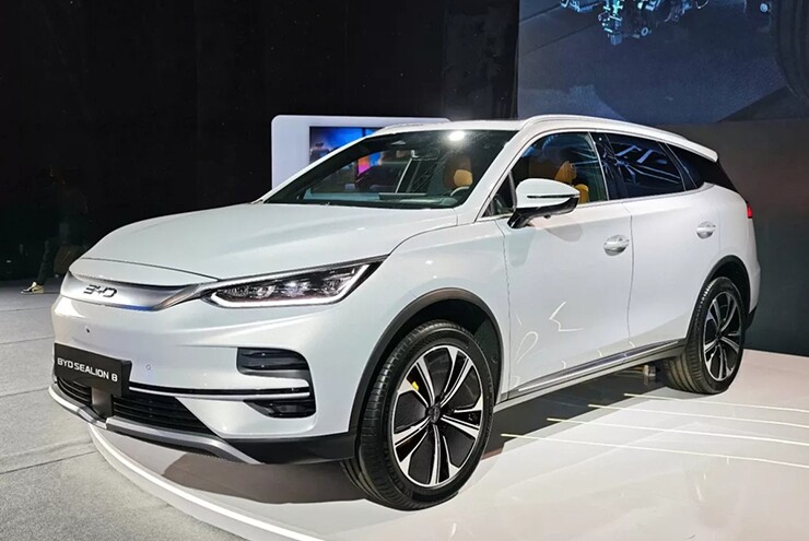 BYD Sealion 8.