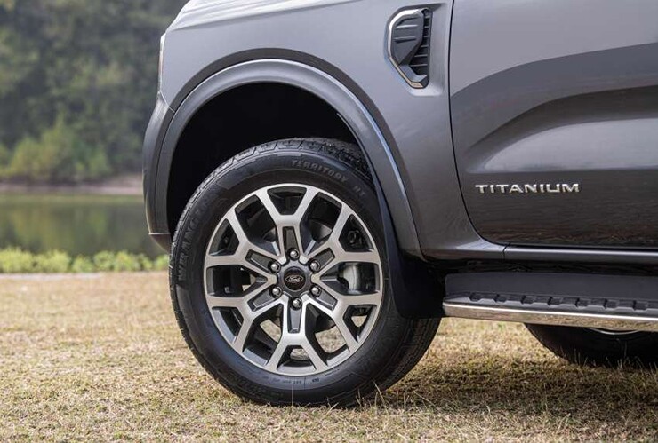 Giá xe Ford Everest lăn bánh kèm ưu đãi tháng 7/2026 - 5