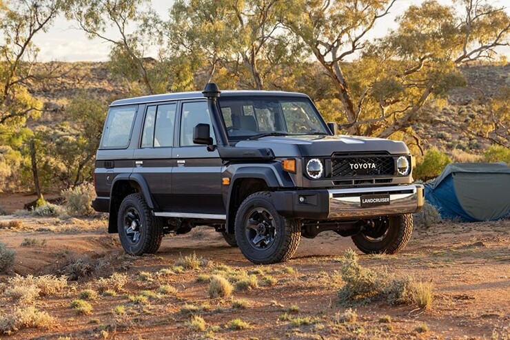 Toyota gỡ lệnh "đóng sổ" Land Cruiser 70 Series, thêm AdBlue để đạt chuẩn khí thải - 2