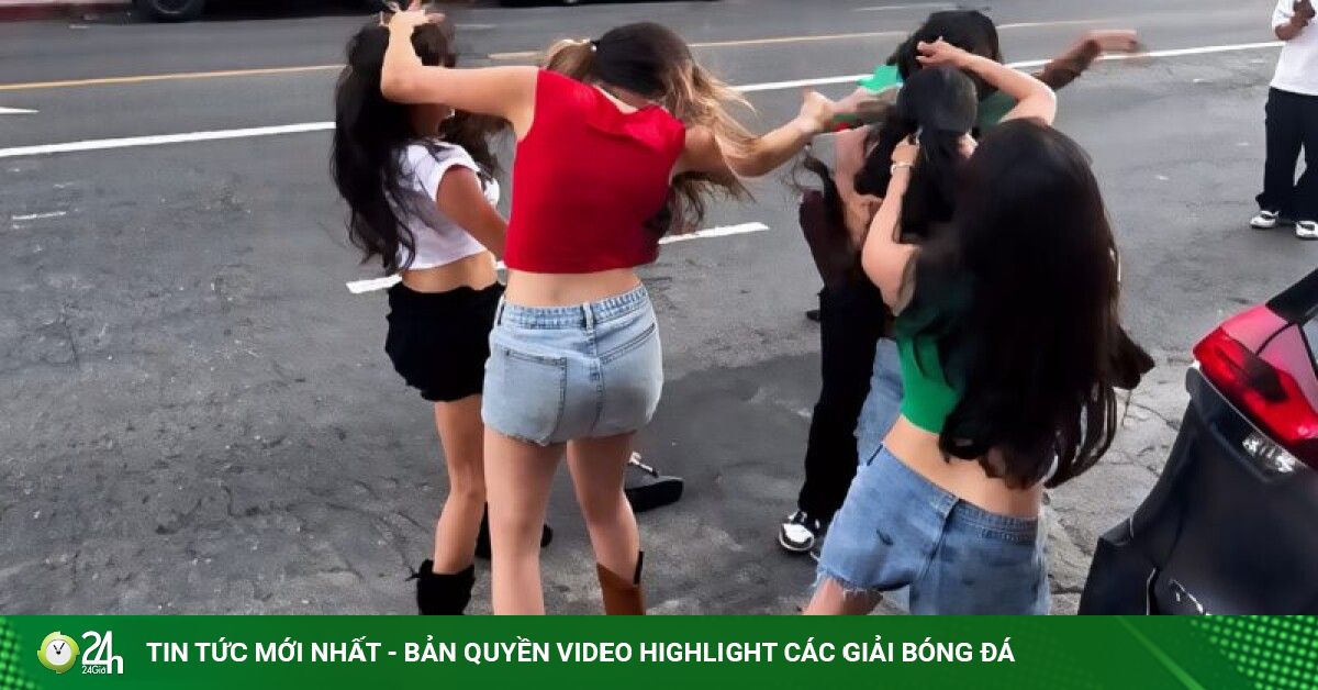 Hot girl mặc váy ngắn loạn đả, fan Argentina xô xát CĐV Ai Cập náo loạn World Cup