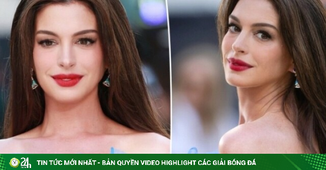 'Bà bầu' Anne Hathaway được khen như nữ thần trên thảm đỏ