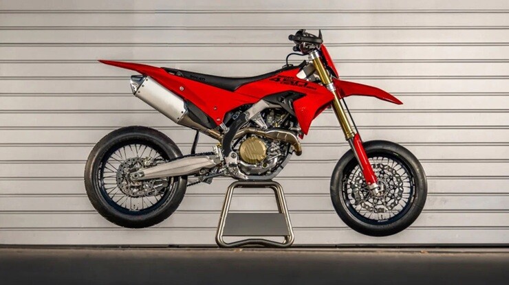 "Cào cào chúa" Ducati lột xác thành supermoto đua đầu tiên trong lịch sử hãng - 2