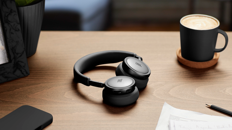 Mẫu JBL Live 680NC.