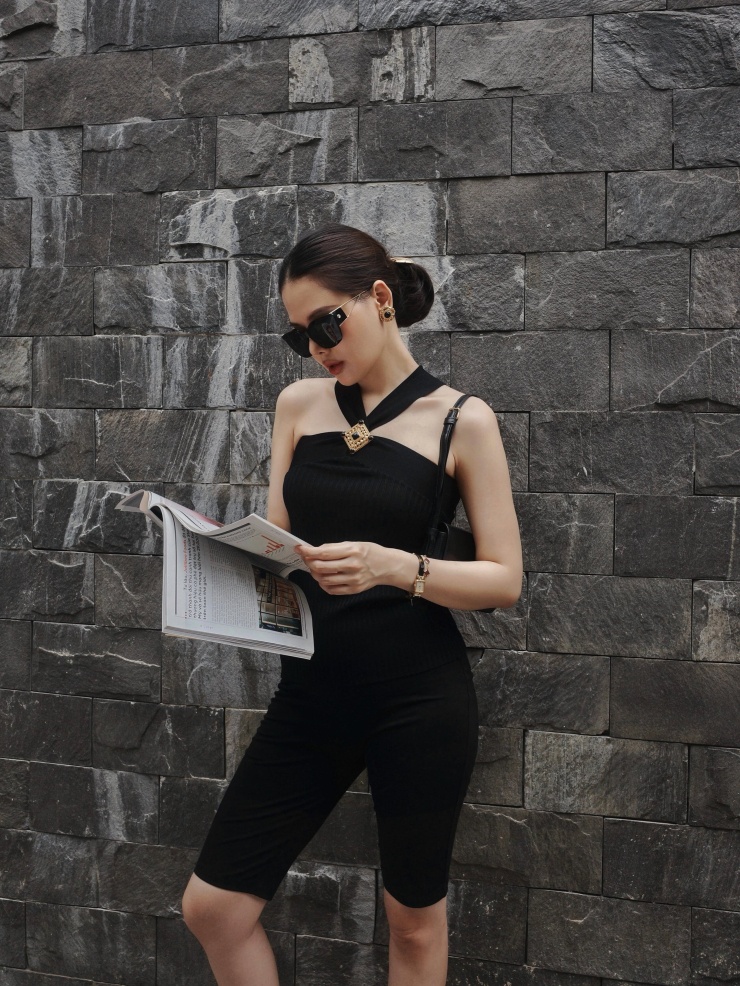 Trước đó không lâu, Phanh Lee chia sẻ đã phải trải qua một hành trình "độ" dáng vô cùng khoa học và kỷ luật.
