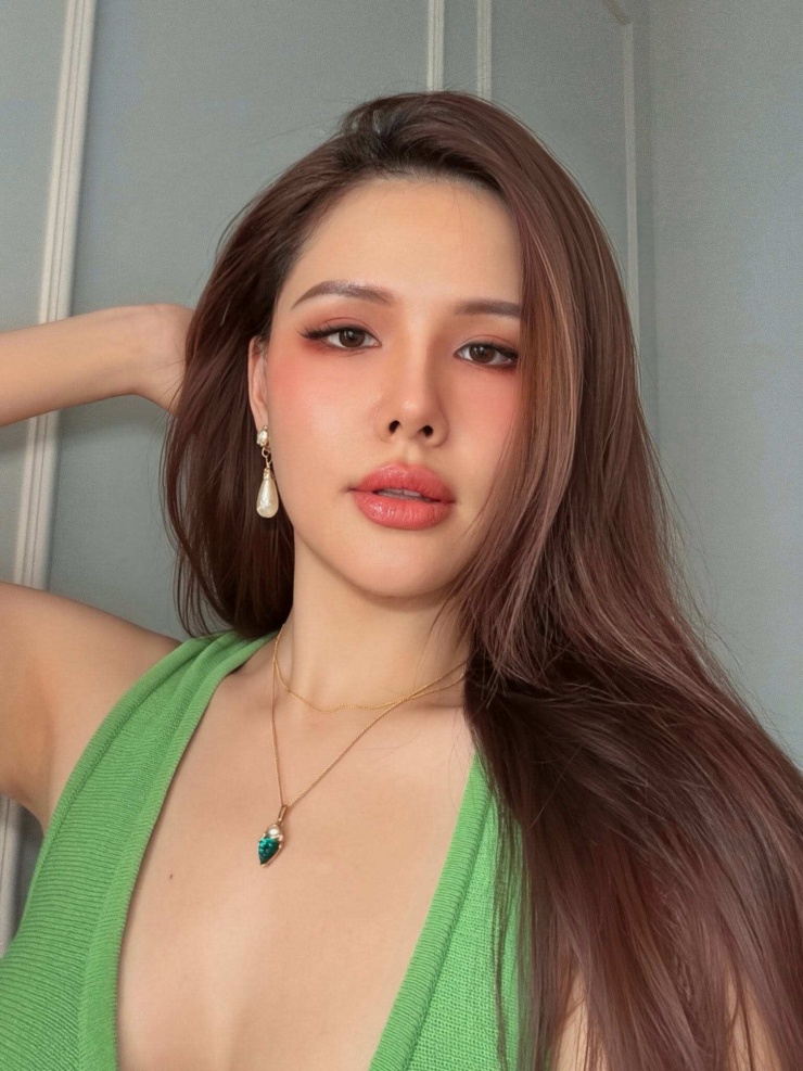 Dù khắt khe là vậy, Phanh Lee vẫn không ép xác quá đà mà tự thưởng cho mình từ hai đến ba bữa "ăn xả" mỗi tuần để thoải mái thưởng thức những món yêu thích, giúp tinh thần luôn thoải mái và tránh bị áp lực.