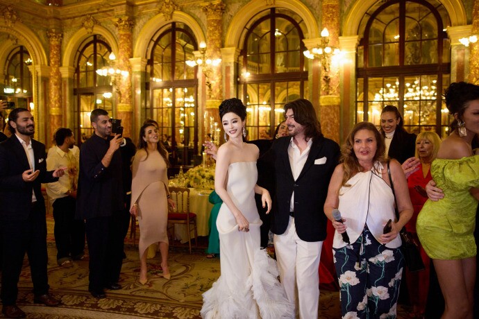 Gallery - Phạm Băng Băng gây ấn tượng tại bữa tiệc đẳng cấp ở Paris, được cư dân mạng quốc tế săn đón nhưng trong nước lại khá im ắng