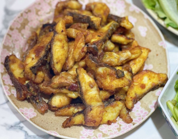 Loại cá rẻ tiền, giàu selen, lượng protein ngang với cá thu, đem nấu bún thơm ngon, tròn vị, hấp dẫn - 3