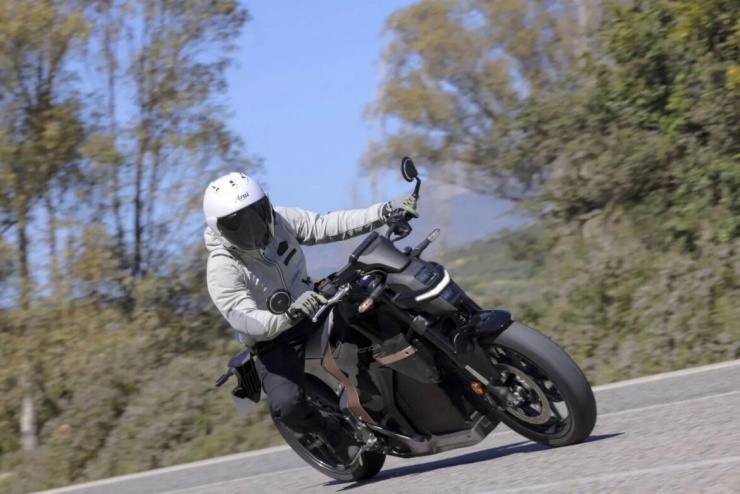 Honda WN7 lên kệ - siêu phẩm mô tô điện "đẹp lạ" có giá rẻ hơn Harley - 11