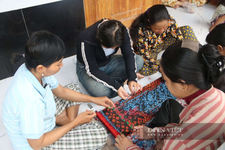 Hồng Cẩm