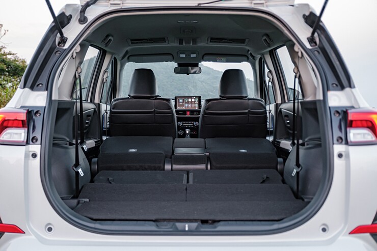 Giá xe Toyota Veloz Cross tháng 7/2026, ưu đãi tới 75 triệu đồng - 13