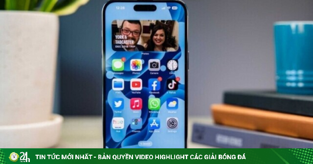Giá iPhone 14 Pro Max, iPhone 15 Pro rẻ bất ngờ, có nên mua?