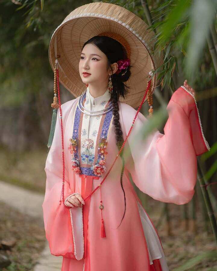 Nhan sắc người mẫu 20 tuổi gây tiếc nuối khi trượt vai Nam Phương Hoàng hậu - 6