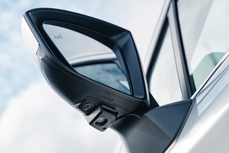 Giá xe Toyota Veloz Cross tháng 7/2026, ưu đãi tới 75 triệu đồng - 8