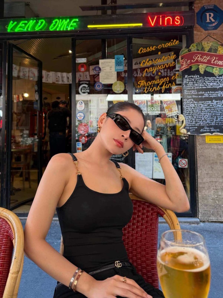 Chi Pu diện set đồ hơn nửa tỷ đồng dạo phố Paris - 7