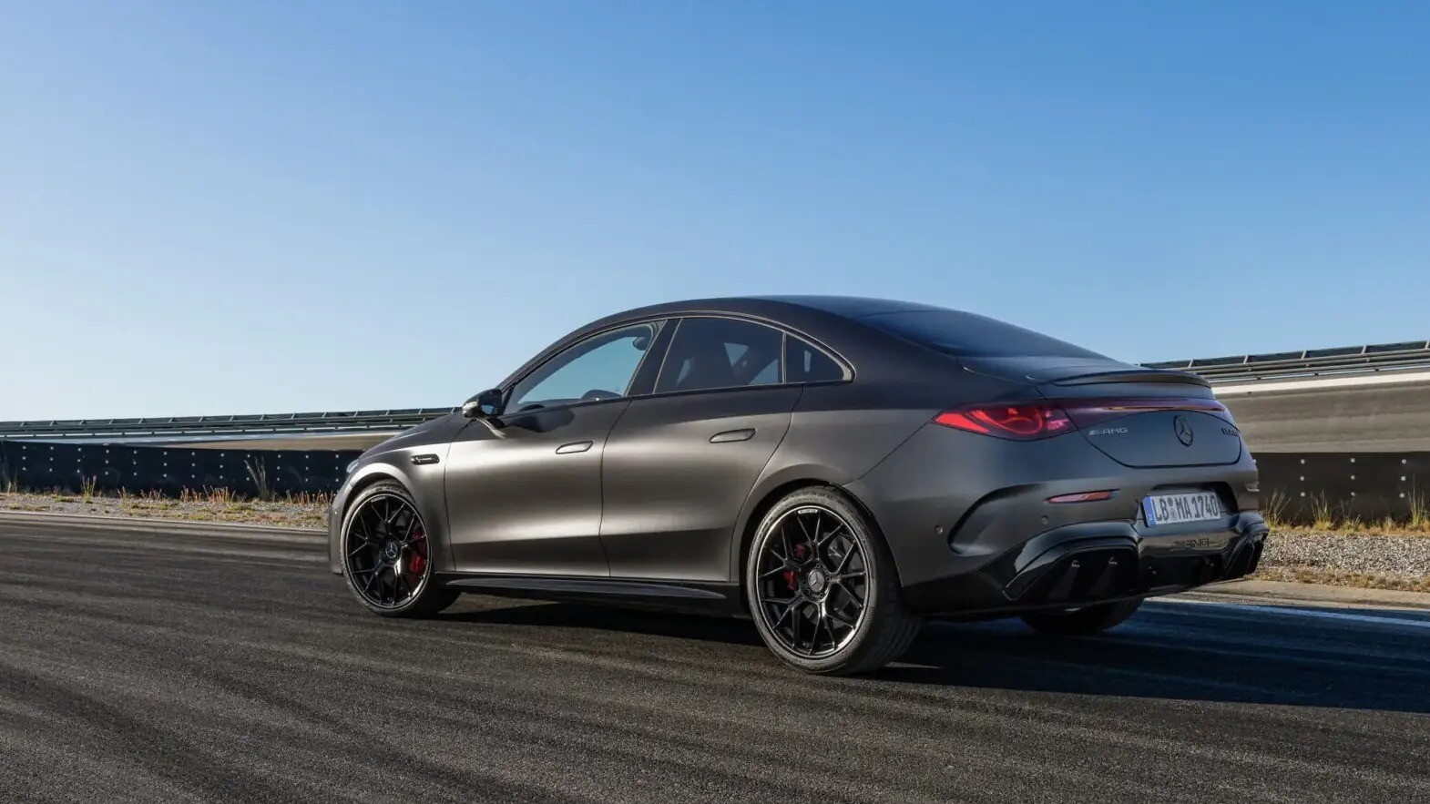 Xe được phát triển trên nền tảng MMA mới của Mercedes-Benz.