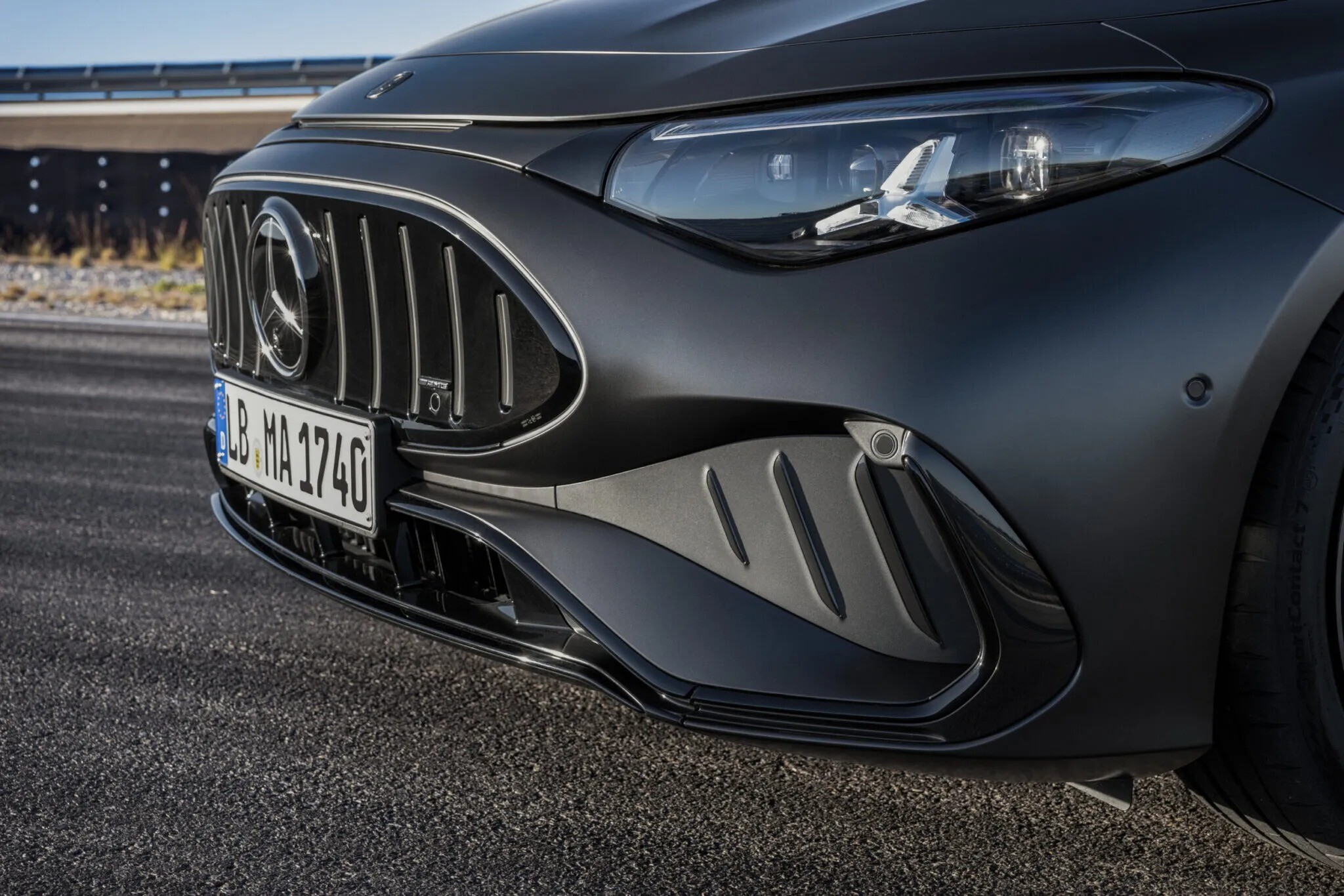 Mercedes-AMG CLA 45 EV trình làng - 2