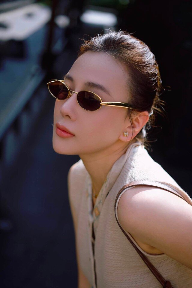 Clip Phương Oanh để mặt mộc, tự makeup 'biến hình' thành quý cô xinh đẹp, tươi tắn - 2