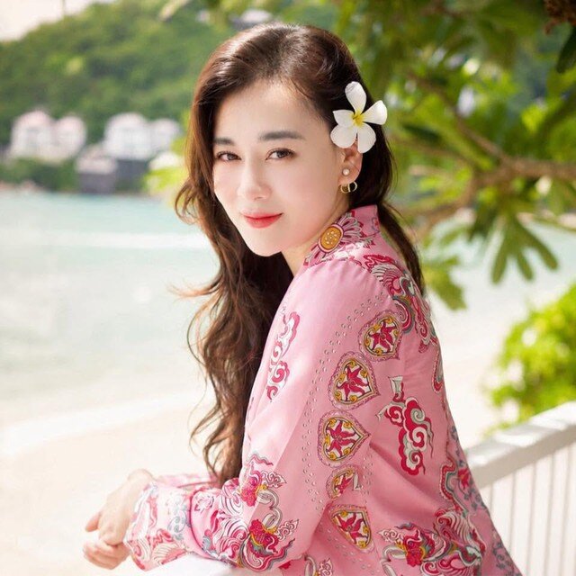 Clip Phương Oanh để mặt mộc, tự makeup 'biến hình' thành quý cô xinh đẹp, tươi tắn - 8