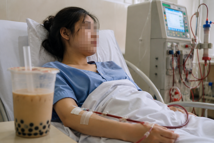 Nhiều người hối hận vì thói quen sinh hoạt thiếu khoa học dẫn tới suy thận khi còn quá trẻ