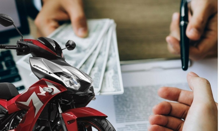 Theo Nghị quyết, người dân sử dụng tài khoản định danh điện tử mức 2 được giảm 50% lệ phí trước bạ khi đăng ký quyền sở hữu ôtô và miễn phí với xe máy từ lần 2 trở đi. (Ảnh minhh họa: KT)