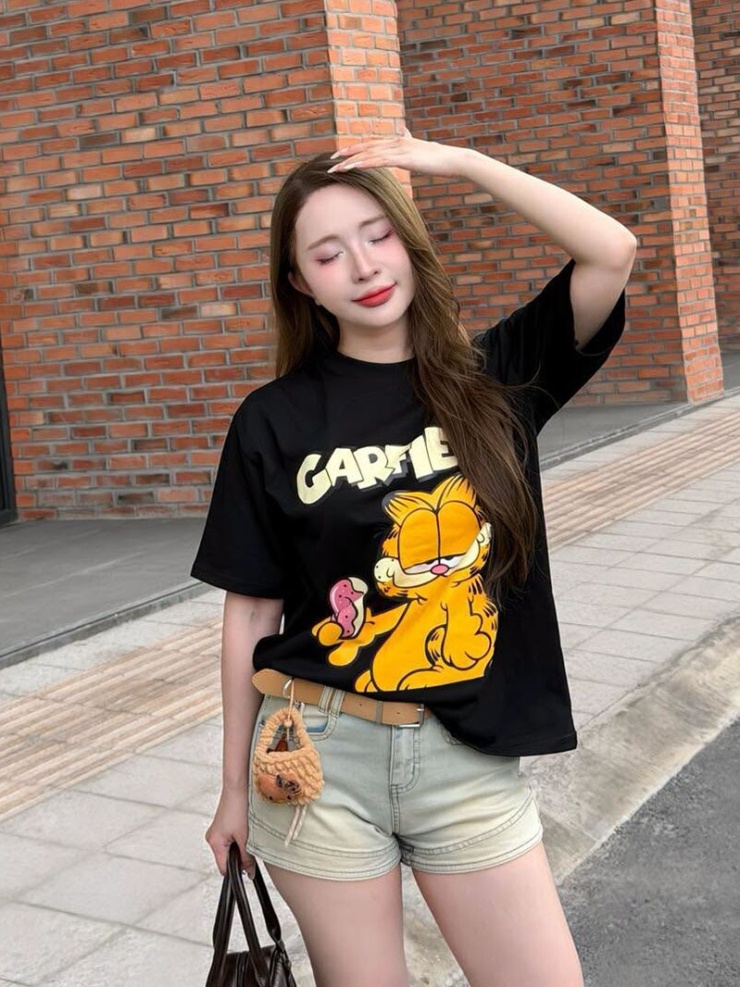 Quỳnh Nga chăm mặc như gái teen ở tuổi U40 - 8