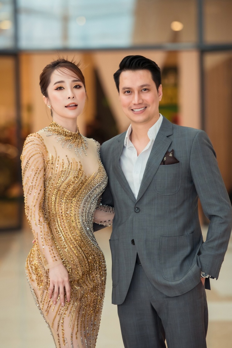 Công khai hẹn hò sau nhiều năm từng vướng tin đồn 'tình tay ba', Việt Anh và Quỳnh Nga hiện sống trong căn nhà thế nào? - 4