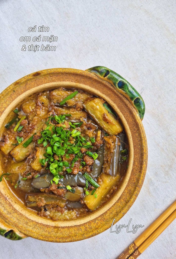 Loại quả giàu chất xơ hơn bí đao, ít calo hơn bí đỏ, đem om với cá mặn và thịt băm thành món ăn cực kì đưa cơm - 4