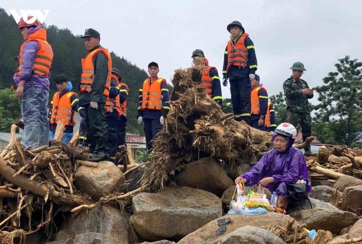 Đến nay, lực lượng chức năng địa phương đã tìm kiếm được 4 thi thể trong số 8 người mất tích.