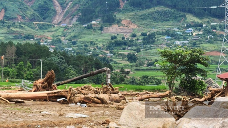 Người dân Mường Than chưa bao giờ thấy trận lũ nào khủng khiếp như vậy - 3