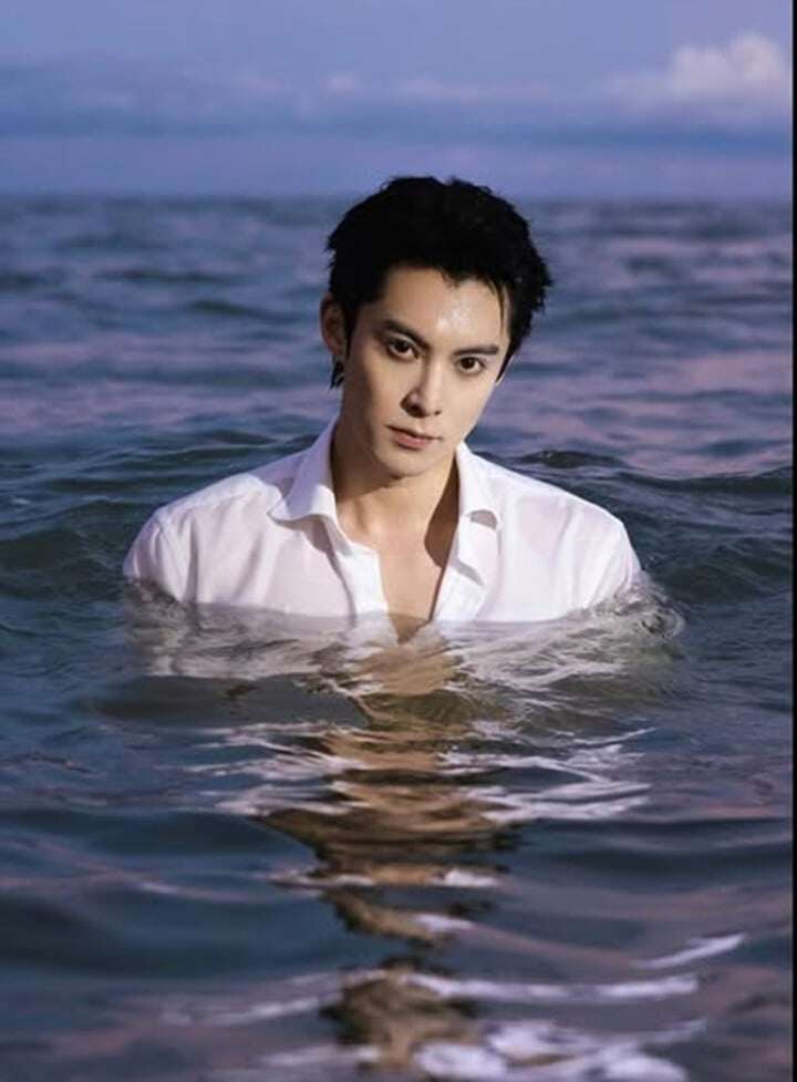 Instagram Vương Hạc Đệ)